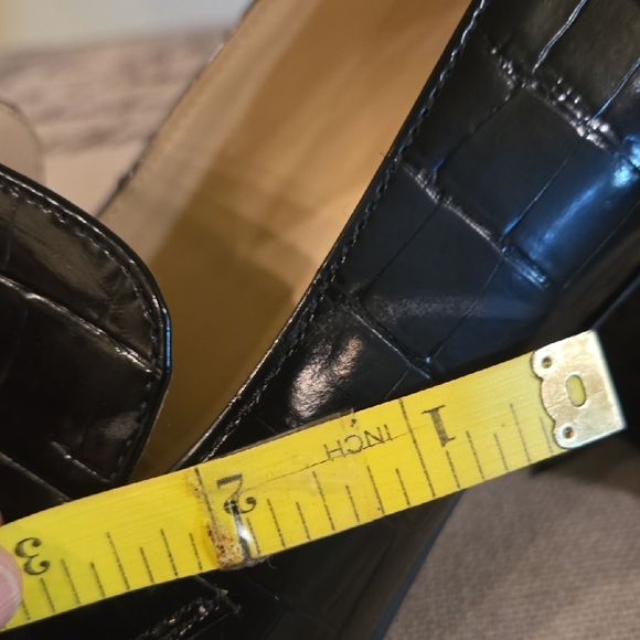 Liz Claiborne Melba Black Patent Loafers with Gold Accent - Picture 6 of 11